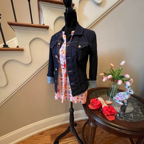 Meet your Posher, Dawn - Picture 2 of 7